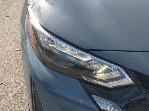 New 2025 Nissan Sentra SR image 10