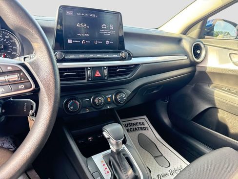 Used 2023 Kia Forte LXS w/ LXS Technology Package FWD image 16