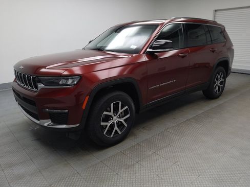 Used 2023 Jeep Grand Cherokee L Limited AWD/4WD image 2