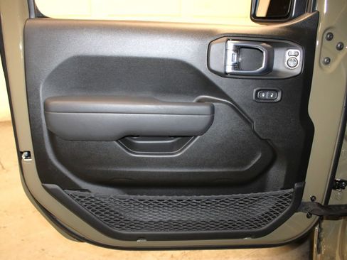 New 2026 Jeep Gladiator Sport image 23