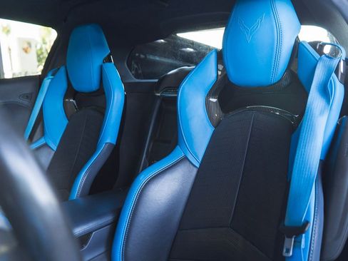 Used 2021 Chevrolet Corvette Stingray Premium Cpe w/ Z51 Performance Package image 5