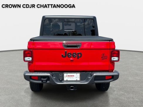 Certified 2022 Jeep Gladiator Sport AWD/4WD image 5