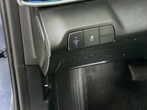 Used 2025 Hyundai Elantra Limited image 17