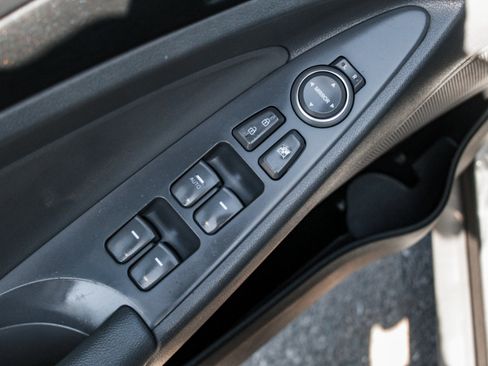 Used 2013 Hyundai Sonata GLS w/ Popular Equipment Pkg FWD image 9