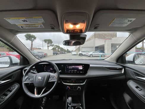 Used 2025 Buick Encore GX Preferred image 33