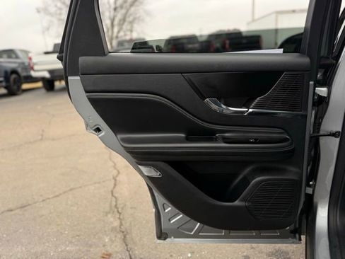 Used 2022 Lincoln Corsair AWD w/ Premium Package image 17