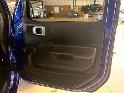 Used 2020 Jeep Wrangler Sport image 19