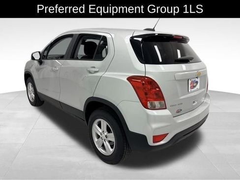 Used 2022 Chevrolet Trax LS w/ Tint and Cruise Package image 4