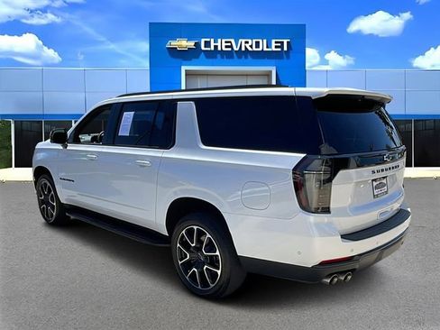 Used 2025 Chevrolet Suburban RST w/ Comfort Package AWD/4WD image 5