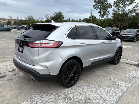 Used 2019 Ford Edge Titanium image 9