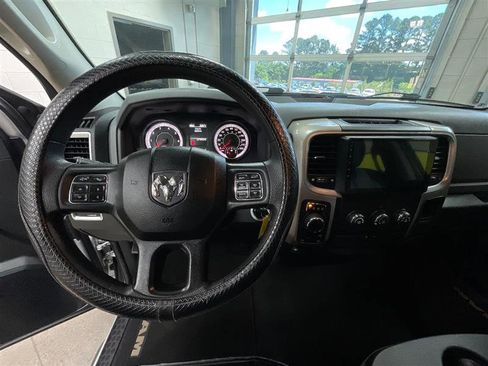 Used 2017 RAM 1500 Classic SLT AWD/4WD image 14