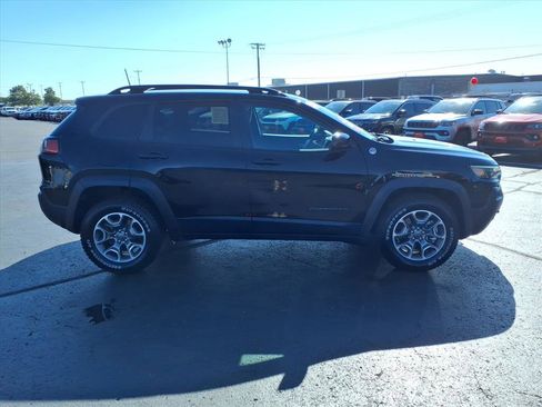 Used 2022 Jeep Cherokee Trailhawk w/ Comfort/Convenience Group image 2