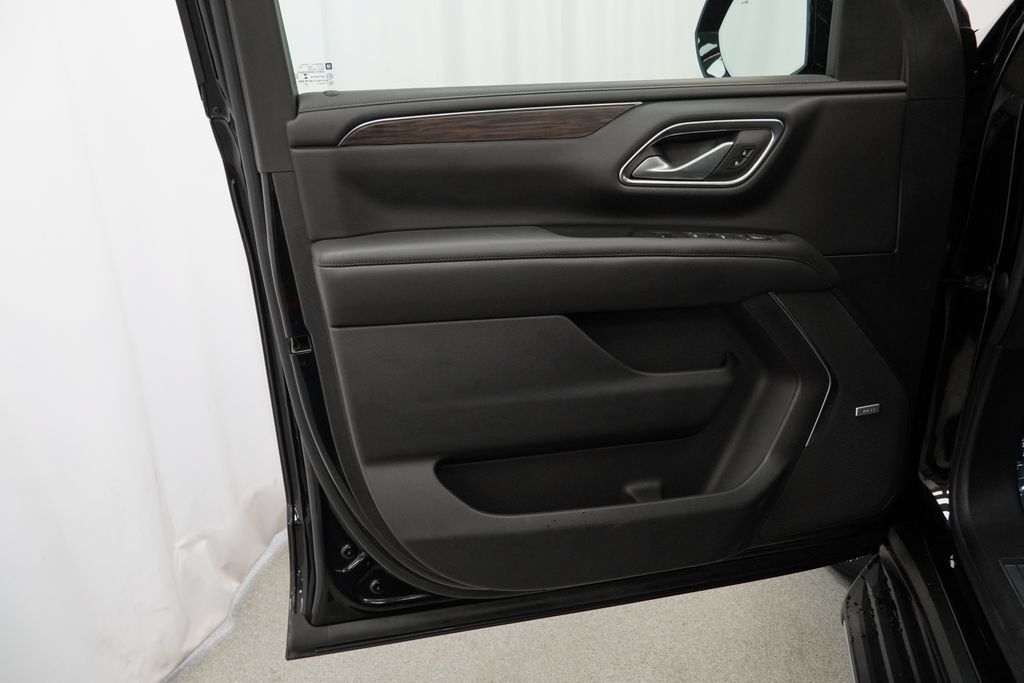 Used 2022 Chevrolet Tahoe LT w/ Luxury Package AWD/4WD image 25