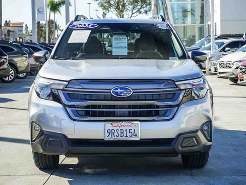 Certified 2025 Subaru Forester Premium w/ Convenience Package #1 AWD/4WD image 2