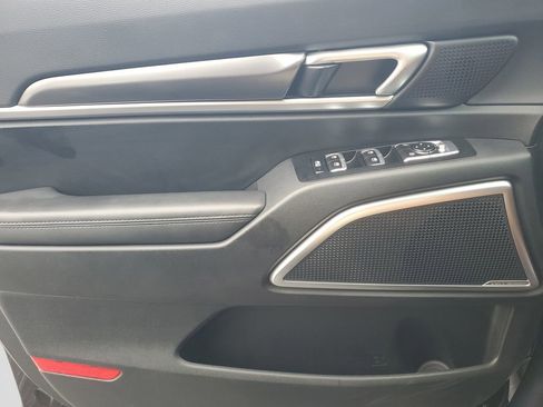 Used 2025 Kia Telluride LX FWD image 19