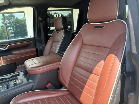 Used 2024 GMC Sierra 2500 Denali Ultimate AWD/4WD image 2