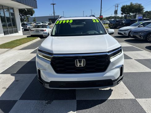 Used 2023 Honda Pilot Elite image 2