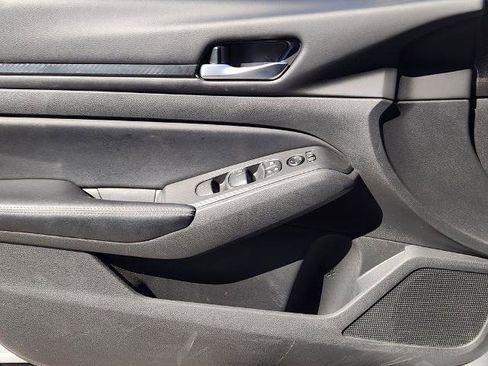 Certified 2024 Nissan Altima 2.5 SV FWD image 16