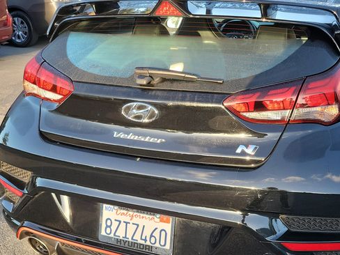 Certified 2022 Hyundai Veloster N FWD image 17