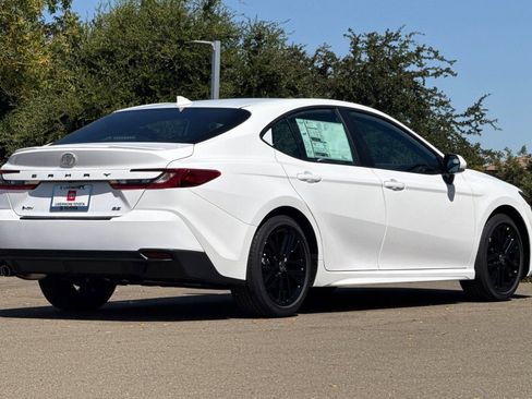 New 2025 Toyota Camry SE w/ Convenience Package image 4