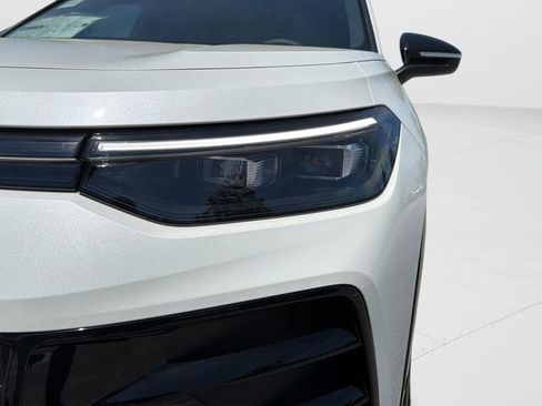 New 2026 Volkswagen Tiguan SE R-Line image 31