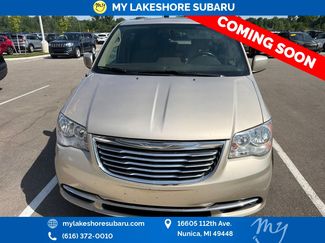 Used 2015 Chrysler Town & Country Touring w/ Driver Convenience Group FWD video 2