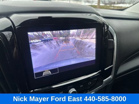 Used 2020 Chevrolet Traverse LT image 25