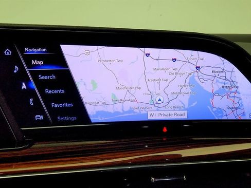 Used 2024 Cadillac Escalade ESV Luxury RWD image 16