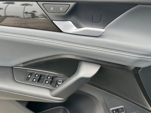 New 2026 Volkswagen Tiguan SEL R-Line image 9