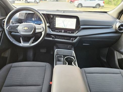 Used 2025 Chevrolet Equinox LT FWD image 15
