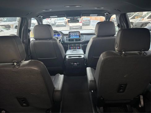 Used 2023 Chevrolet Suburban Premier RWD image 17