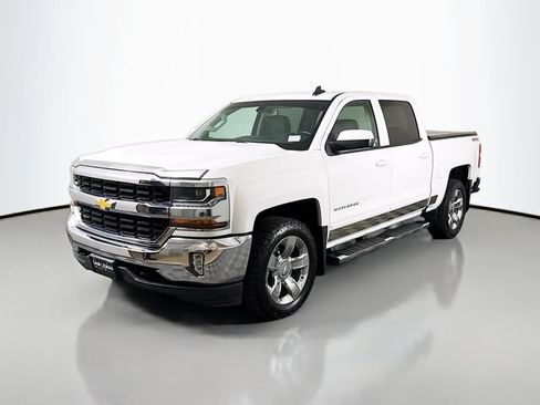 Used 2018 Chevrolet Silverado 1500 LT w/ LT Eassist Package AWD/4WD image 3