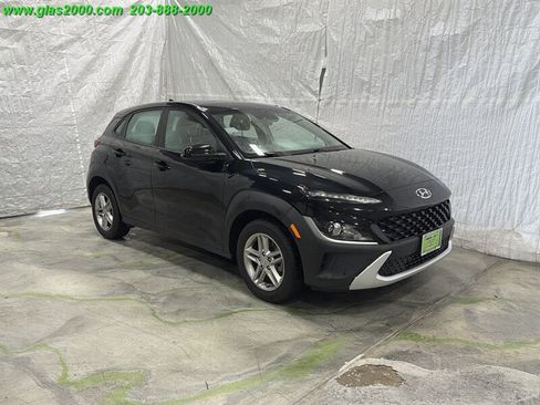 Used 2023 Hyundai Kona SE AWD/4WD image 2