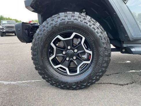 Used 2022 Jeep Gladiator Rubicon w/ LED Lighting Group AWD/4WD image 25