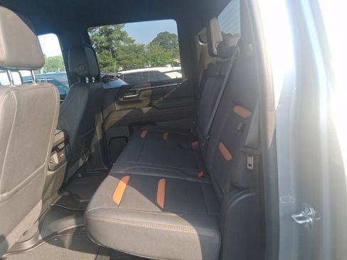 Used 2025 GMC Sierra 2500 AT4 AWD/4WD image 15
