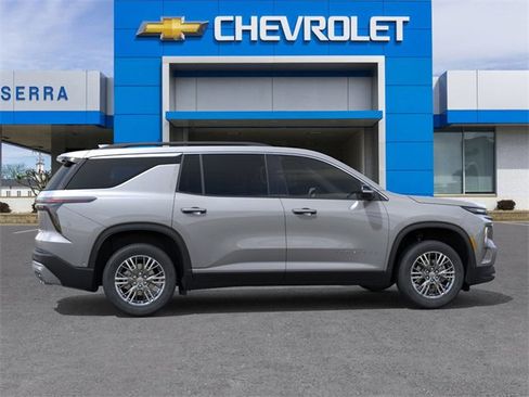 New 2026 Chevrolet Traverse LT w/ Driver Confidence Package AWD/4WD image 5