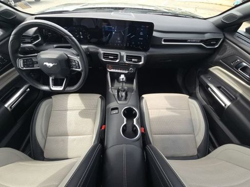Used 2025 Ford Mustang Premium RWD image 29