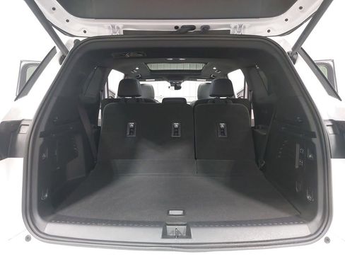 Used 2025 Buick Enclave Avenir w/ Super Cruise Package image 14