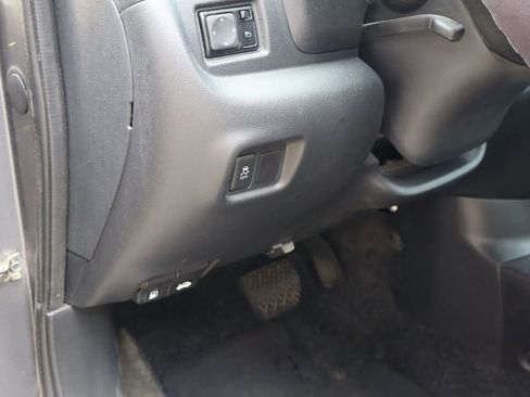 Used 2018 Nissan Versa SV w/ SV Special Edition FWD image 19