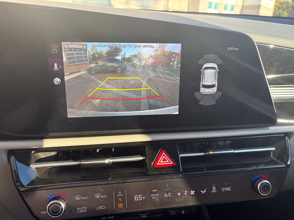Used 2023 Kia Niro Wave w/ Wave Preserve Package FWD image 17