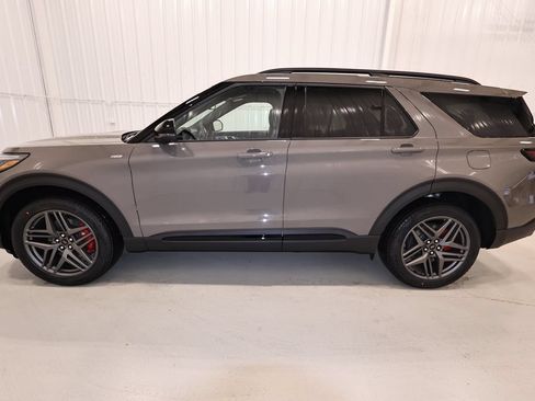 New 2026 Ford Explorer ST-Line w/ ST-Line Street Pack AWD/4WD image 6