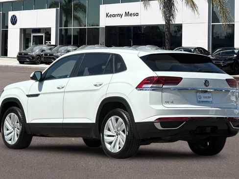 Used 2023 Volkswagen Atlas Cross Sport SE w/ Panoramic Sunroof Package FWD image 6