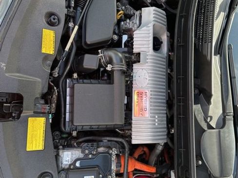 Used 2013 Toyota Prius V Five image 16