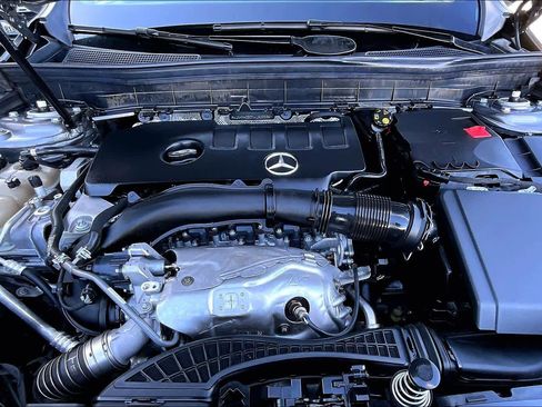 Used 2022 Mercedes-Benz GLB 250 image 31