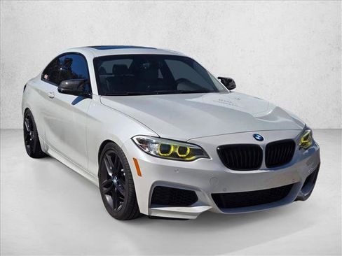 Used 2015 BMW M235i Coupe image 3