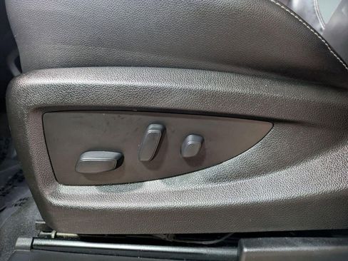 Used 2019 Chevrolet Suburban Premier AWD/4WD image 13