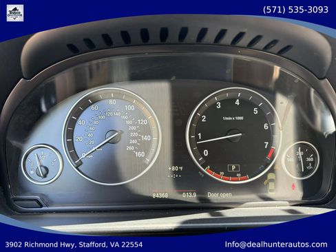 Used 2011 BMW 550i xDrive Sedan AWD/4WD image 31