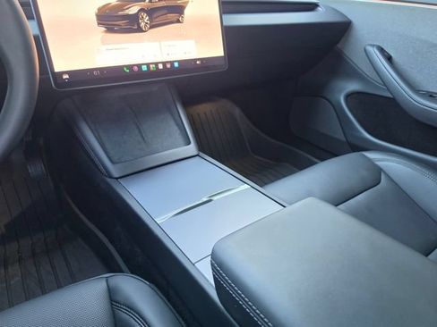 Used 2025 Tesla Model 3 Long Range RWD image 32