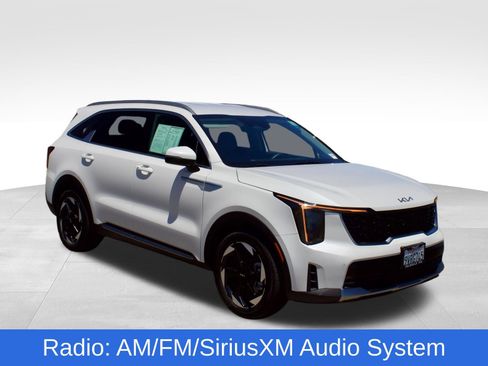 Used 2025 Kia Sorento EX AWD/4WD image 4
