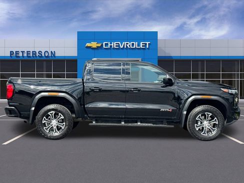 Used 2025 GMC Canyon AT4 AWD/4WD image 3